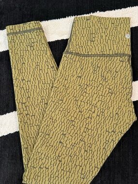 lululemon olive green patterned active leggings